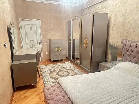 Kirayə verilir 2 otaqlı mənzil 90 m²