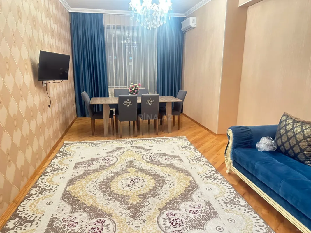 Kirayə verilir 2 otaqlı mənzil 90 m²