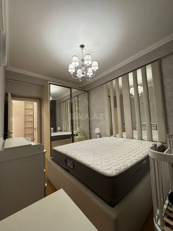 Satılır 2 otaqlı mənzil 70 m²