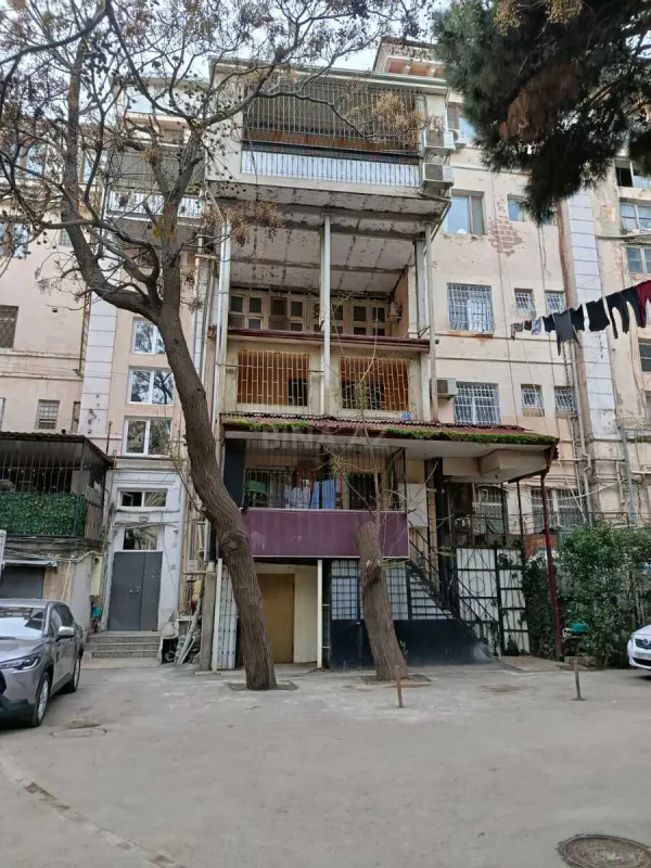 Satılır 2 otaqlı mənzil 67 m²