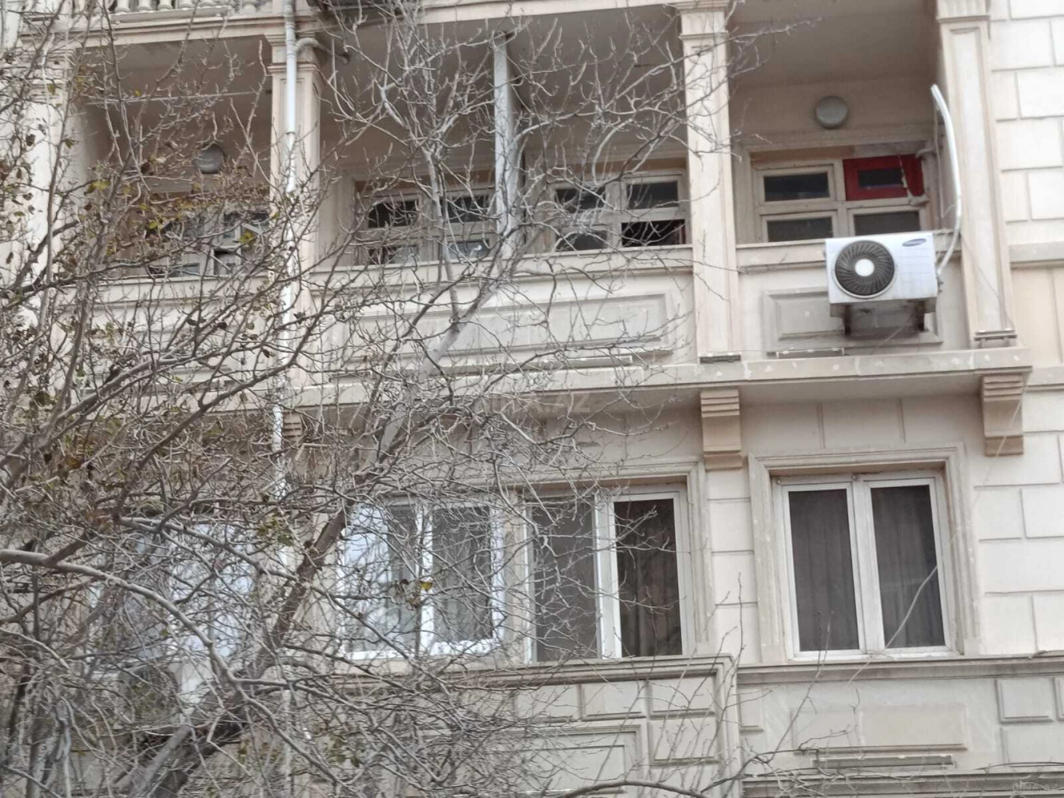 Satılır 2 otaqlı mənzil 67 m²