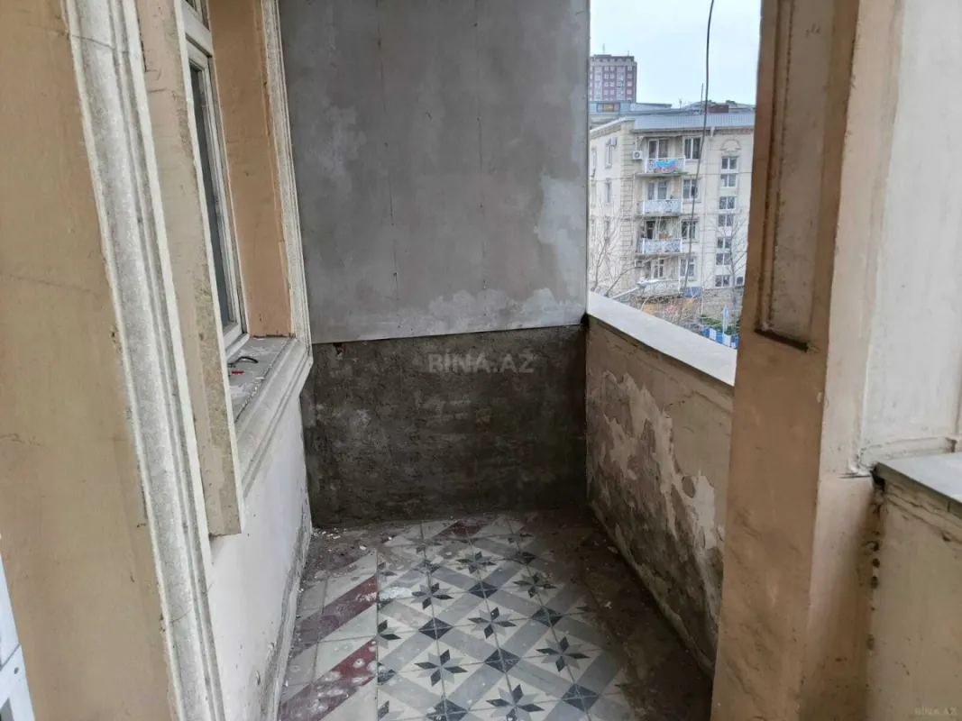 Satılır 2 otaqlı mənzil 67 m²