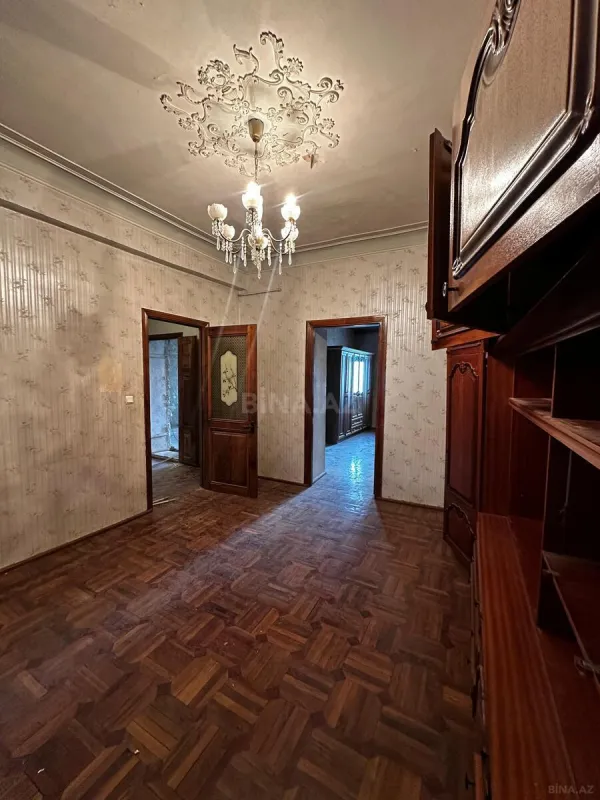 Satılır 2 otaqlı mənzil 67 m²