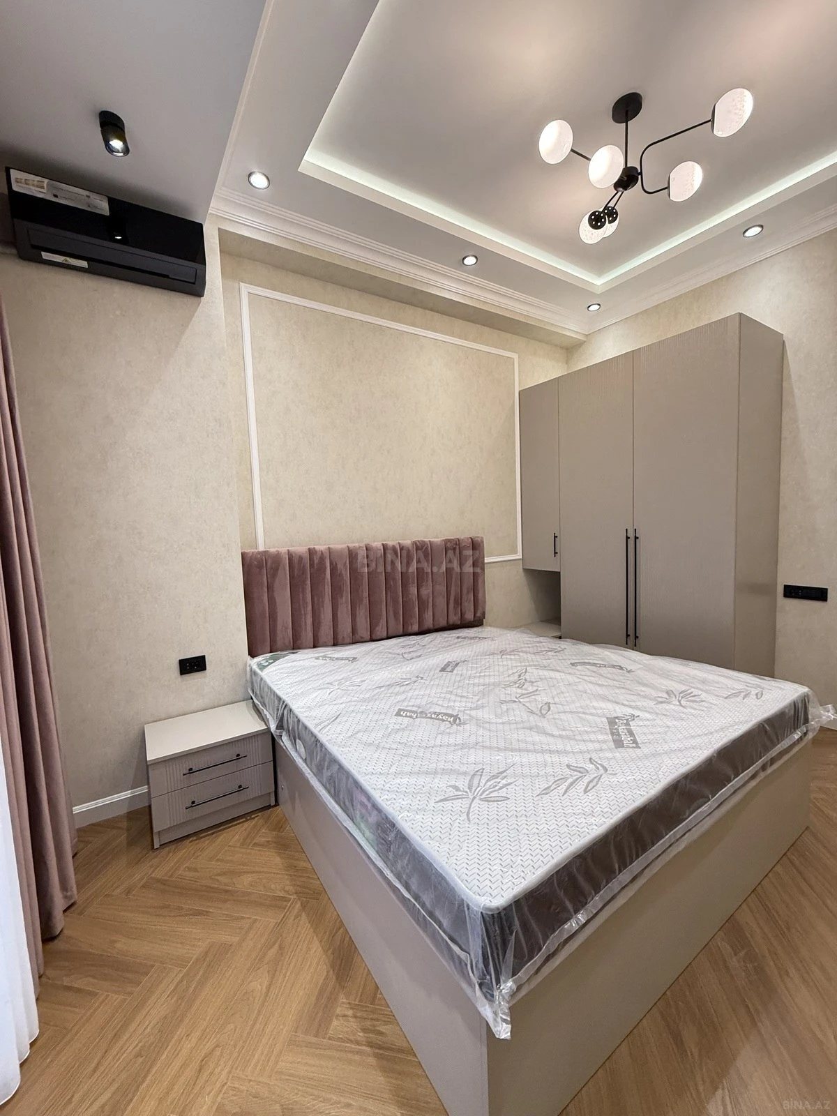 Kirayə verilir 2 otaqlı mənzil 65 m²