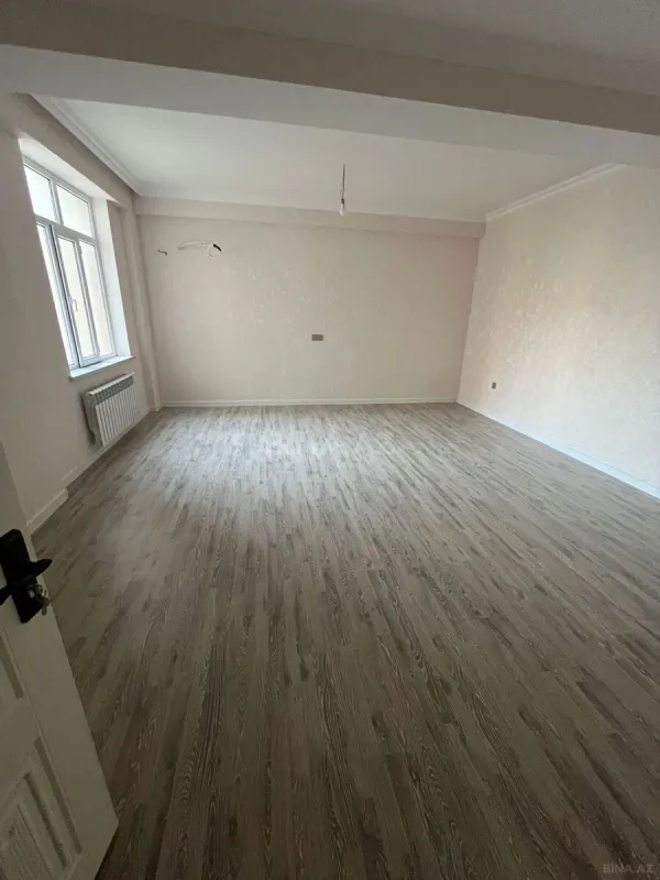 Satılır 3 otaqlı mənzil 125 m²