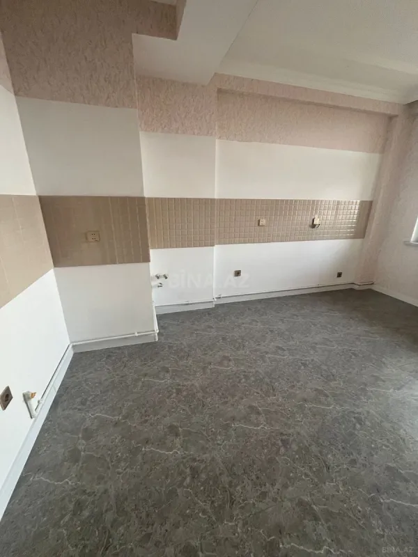 Satılır 3 otaqlı mənzil 125 m²