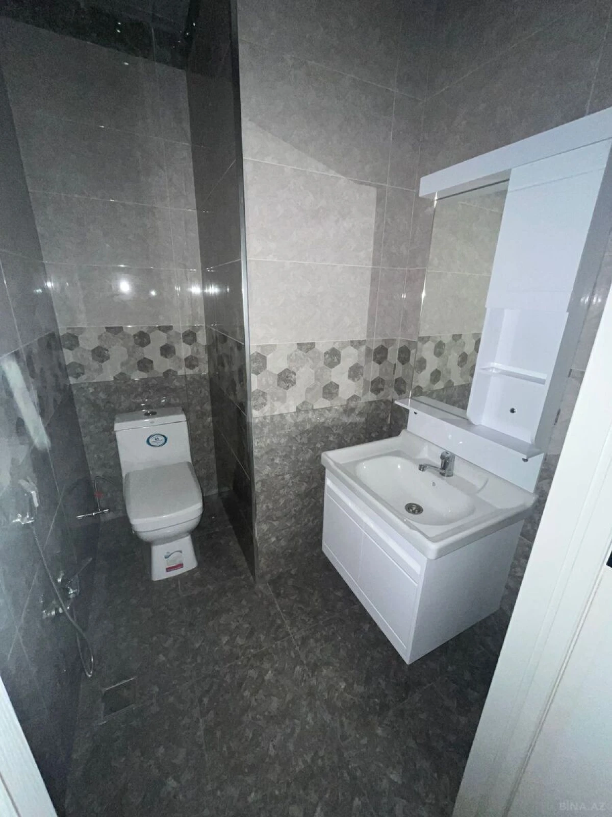 Satılır 3 otaqlı mənzil 125 m²
