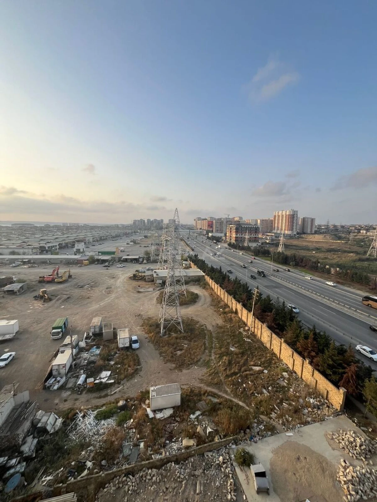 Satılır 3 otaqlı mənzil 125 m²