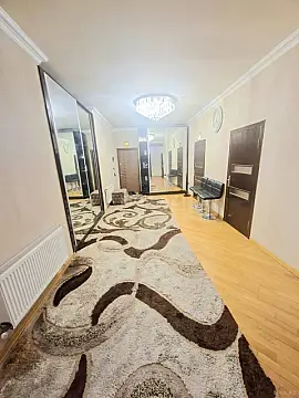 Satılır 3 otaqlı mənzil 135 m²