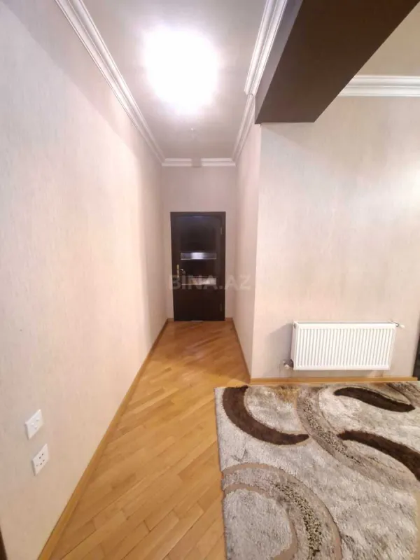 Satılır 3 otaqlı mənzil 135 m²