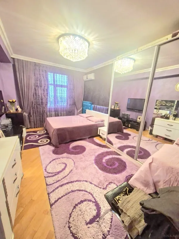 Satılır 3 otaqlı mənzil 135 m²