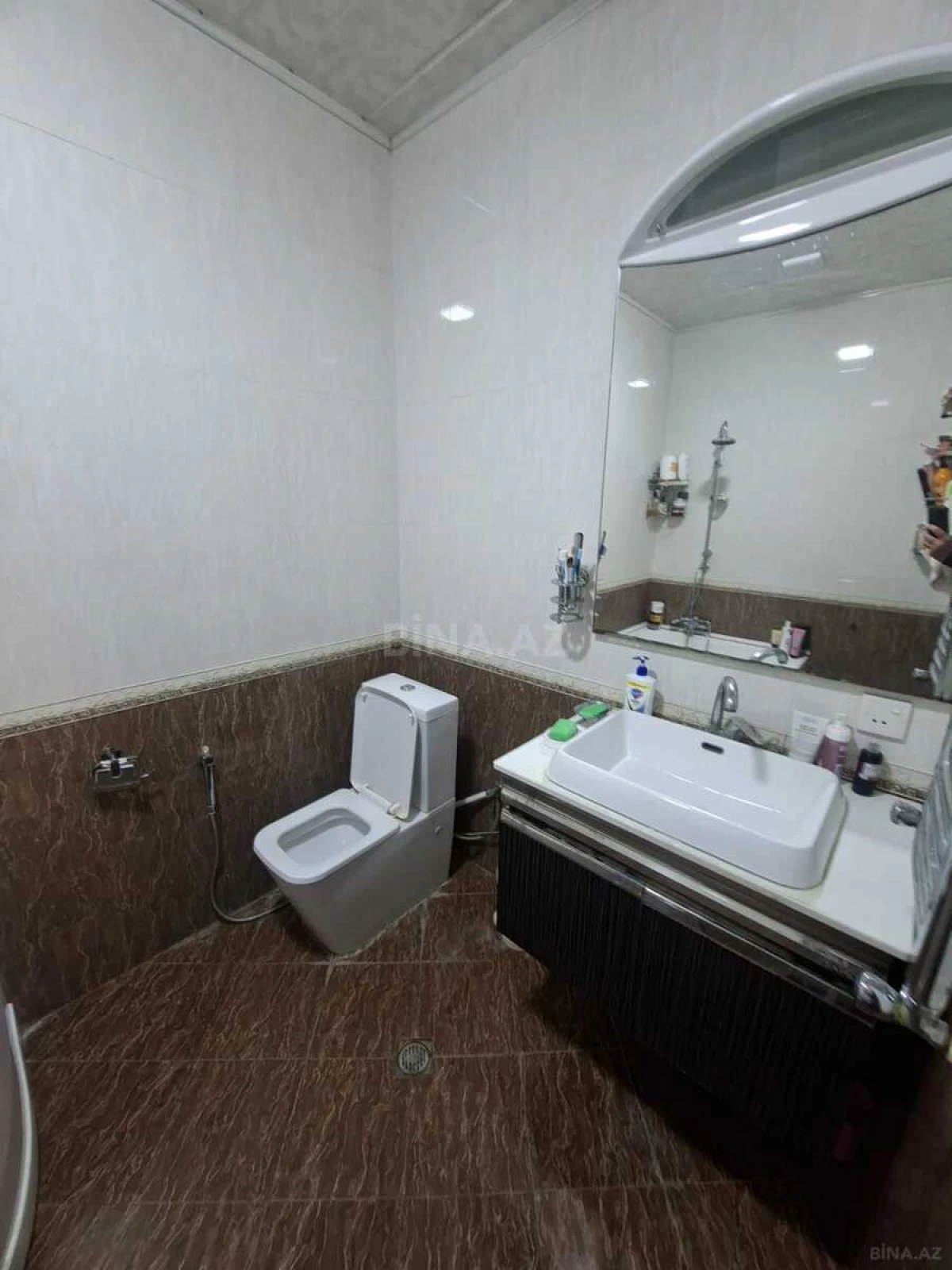 Satılır 3 otaqlı mənzil 135 m²