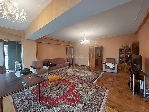 Satılır 3 otaqlı mənzil 110 m²