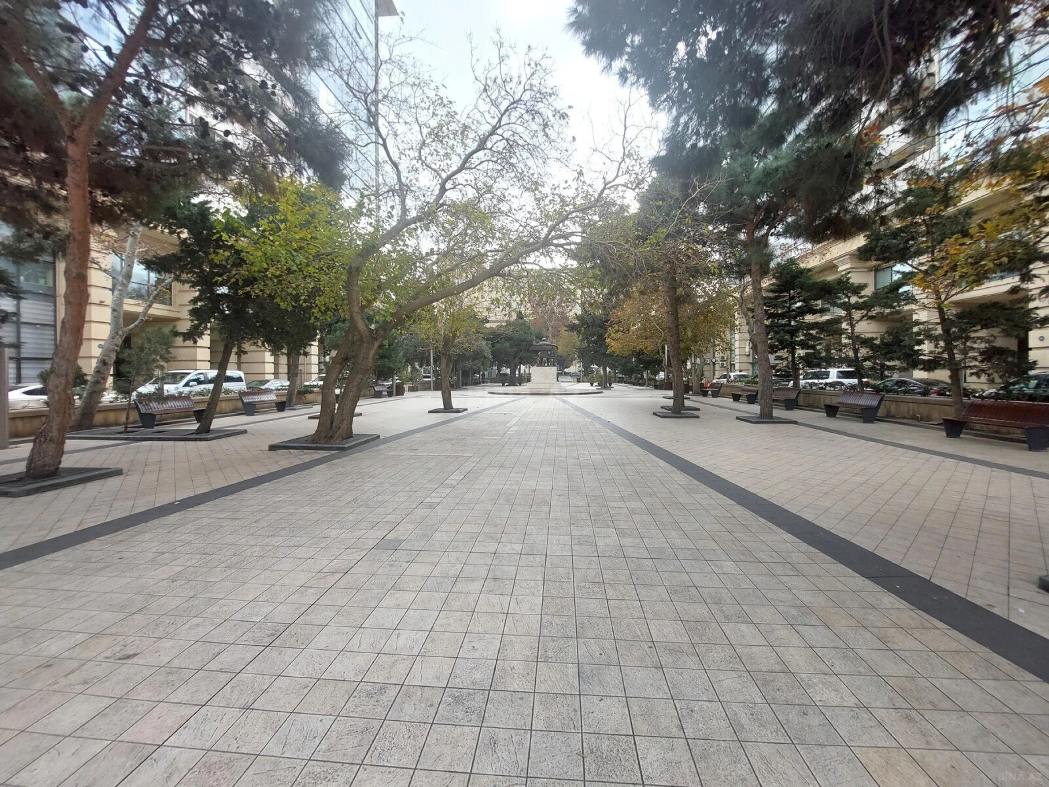 Satılır 3 otaqlı mənzil 110 m²