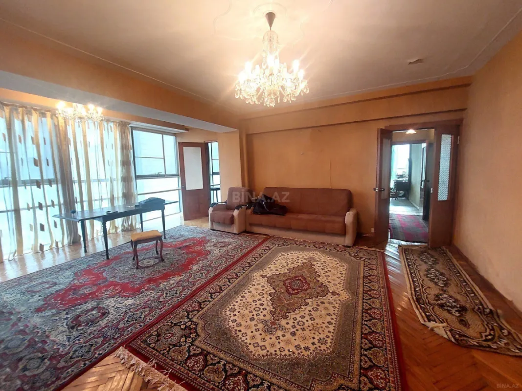 Satılır 3 otaqlı mənzil 110 m²