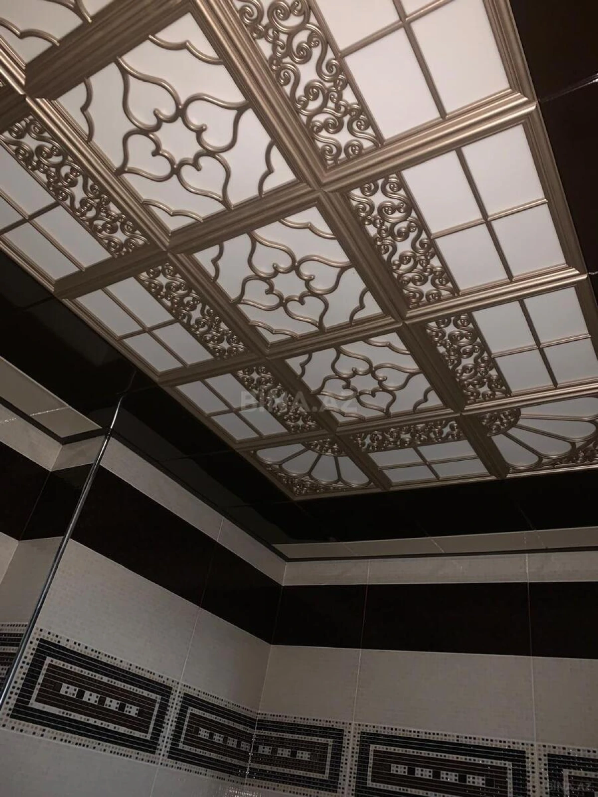 Satılır 4 otaqlı mənzil 237 m²