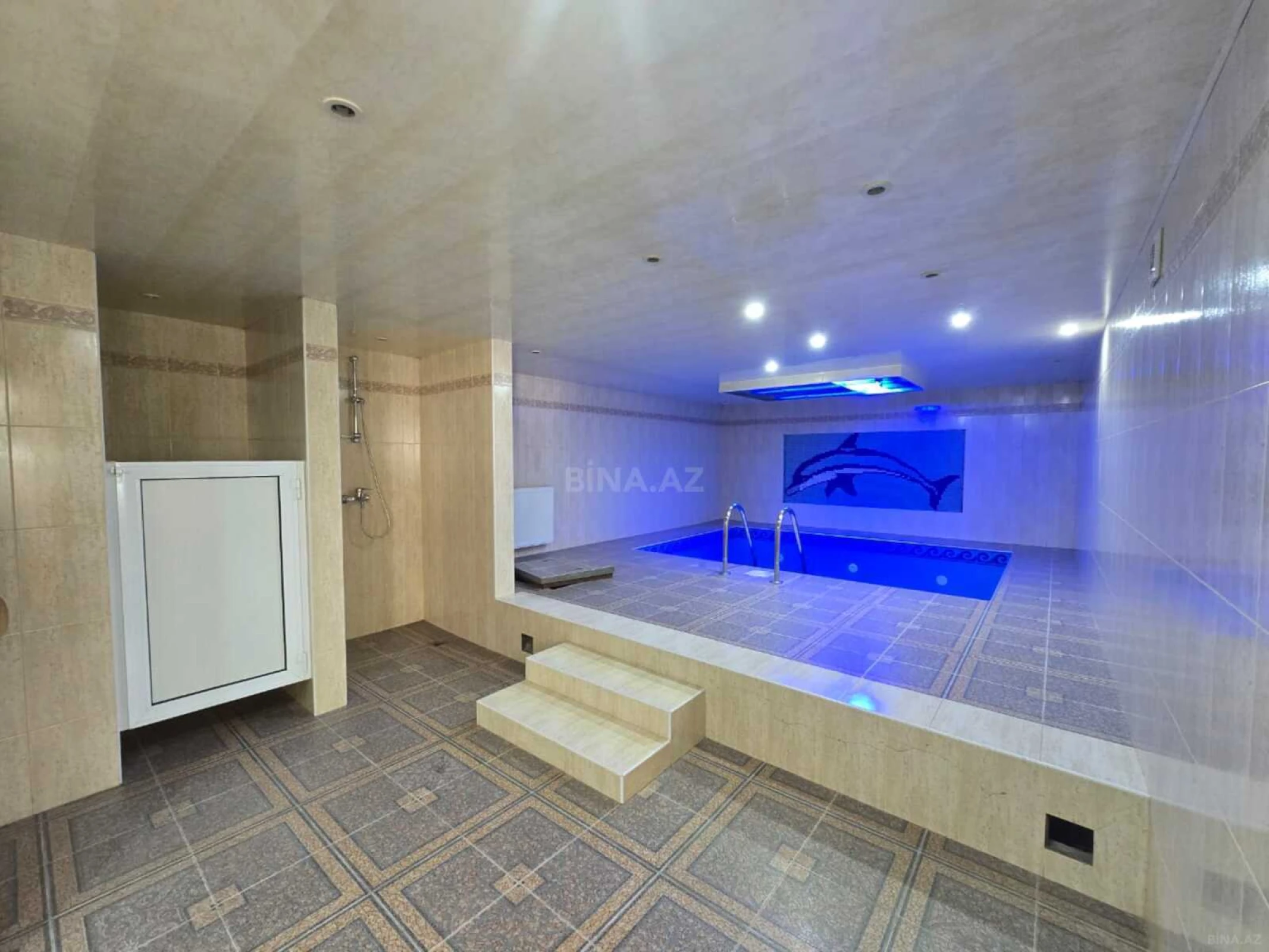 Satılır 9 otaqlı həyət evi 1000 m²