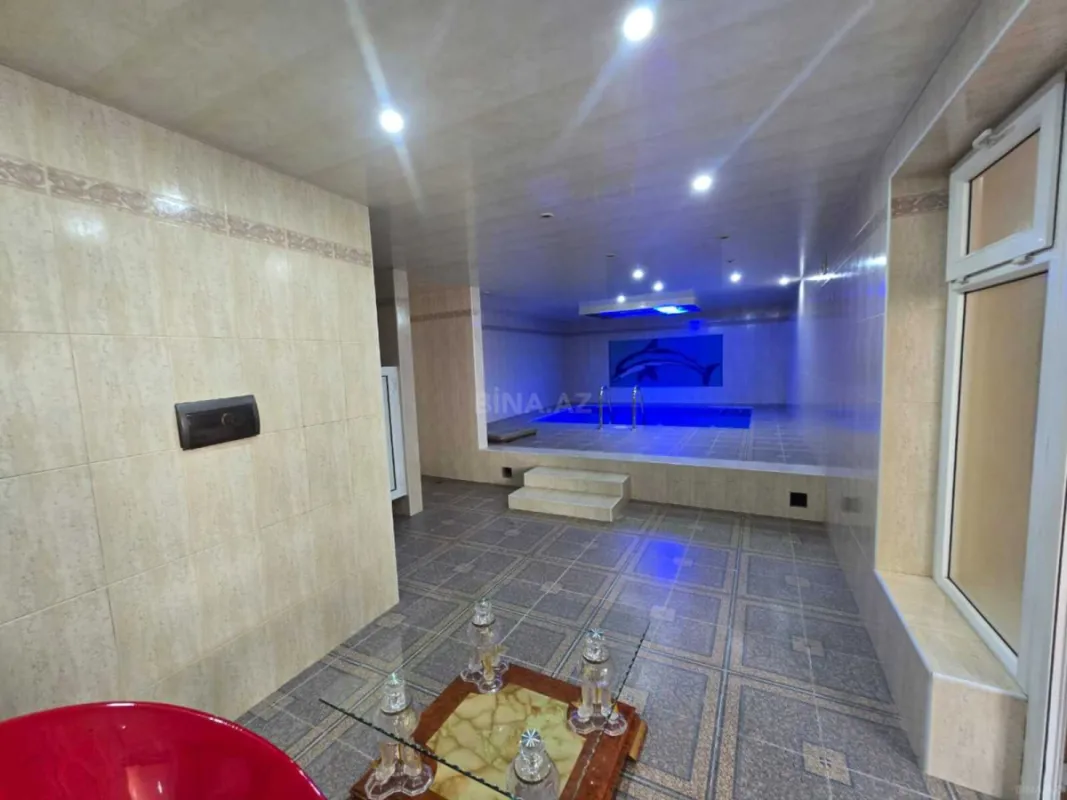 Satılır 9 otaqlı həyət evi 1000 m²