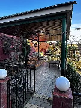 Satılır 8 otaqlı həyət evi 345 m²