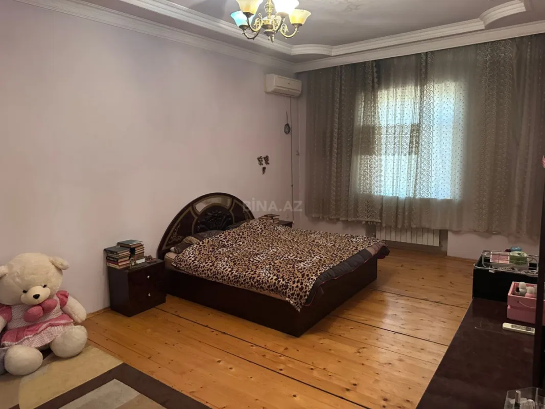 Satılır 8 otaqlı həyət evi 345 m²