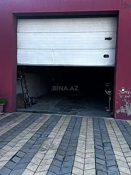 Satılır 8 otaqlı həyət evi 345 m²