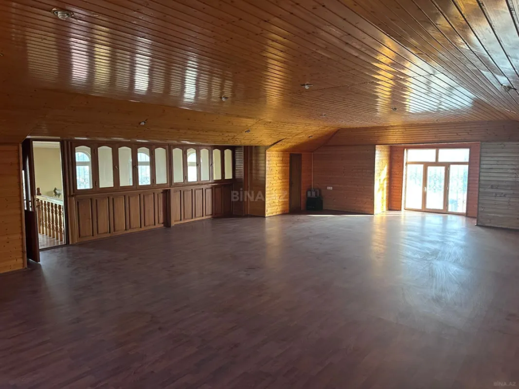 Satılır 8 otaqlı həyət evi 345 m²