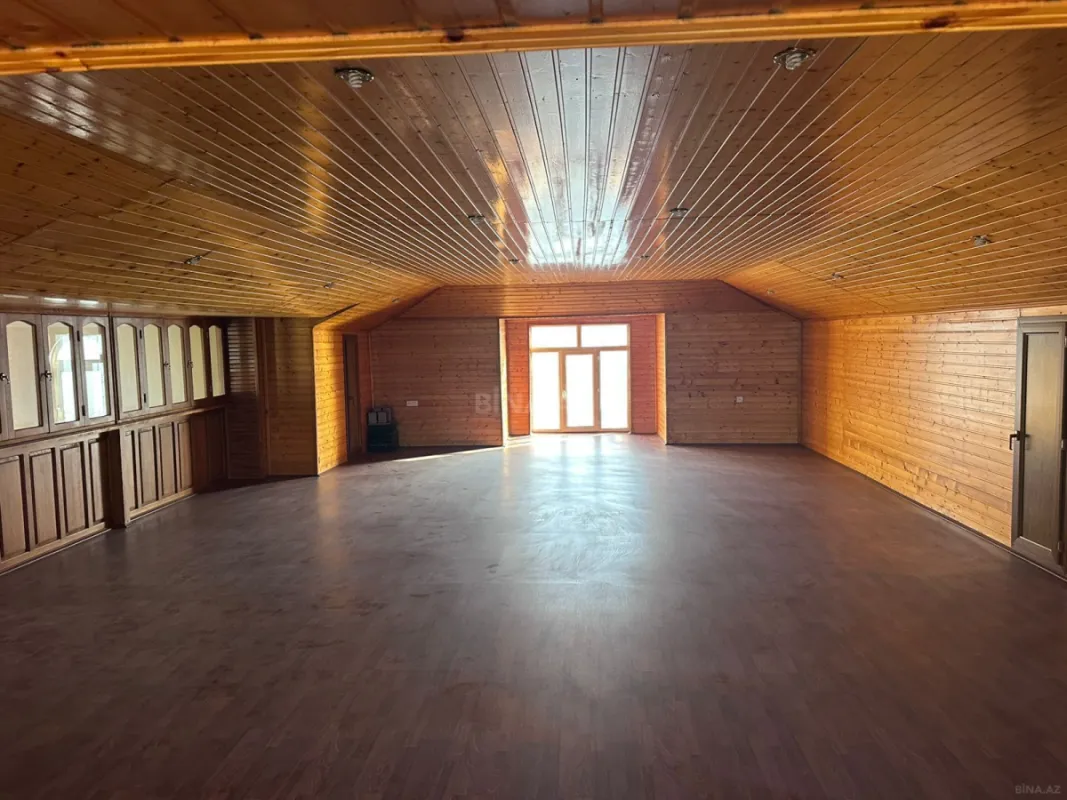 Satılır 8 otaqlı həyət evi 345 m²