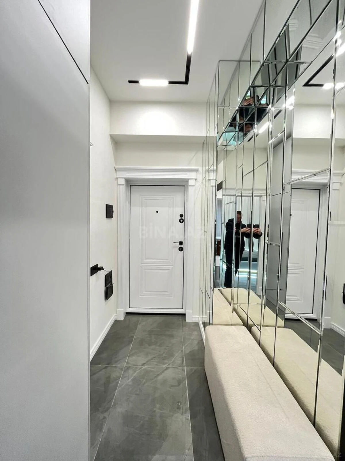 Satılır 2 otaqlı mənzil 66 m²