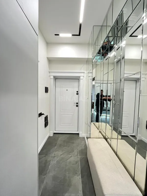 Satılır 2 otaqlı mənzil 66 m²