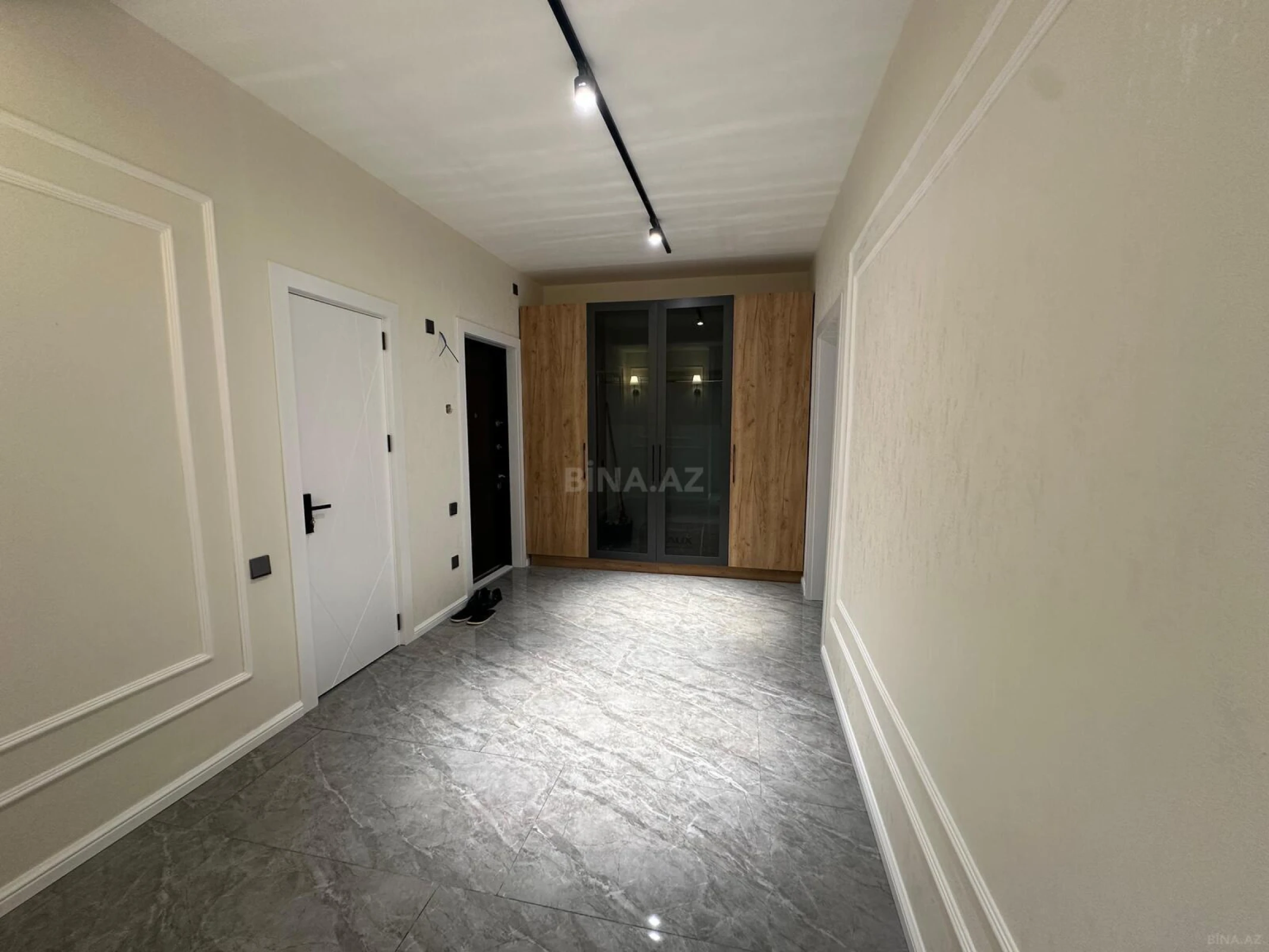 Satılır 3 otaqlı mənzil 110 m²