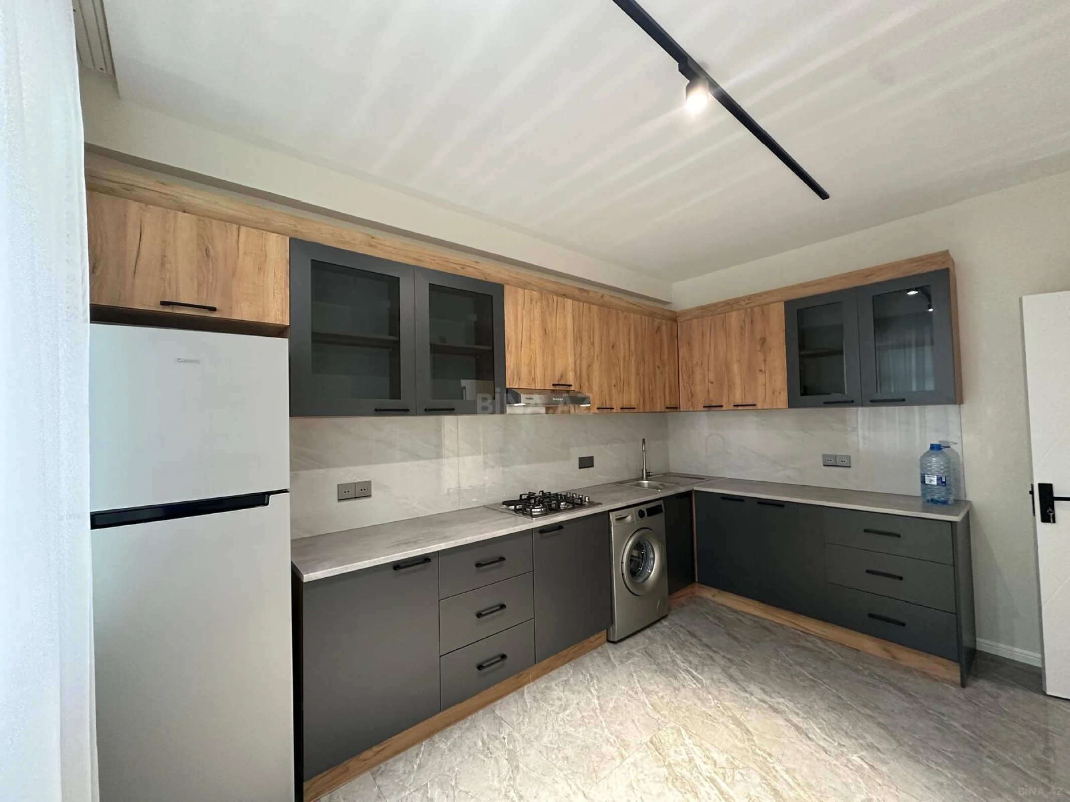 Satılır 3 otaqlı mənzil 110 m²