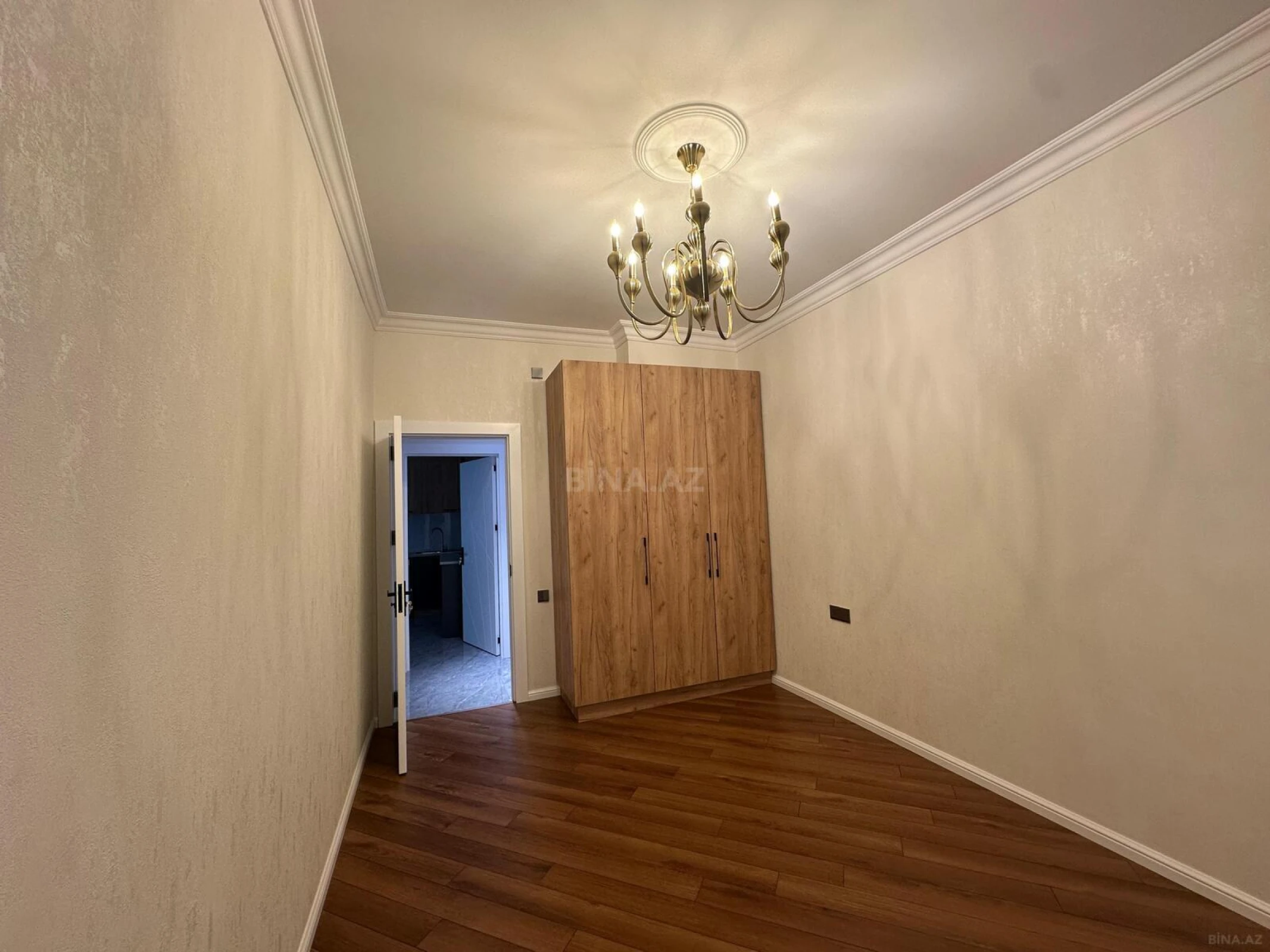 Satılır 3 otaqlı mənzil 110 m²
