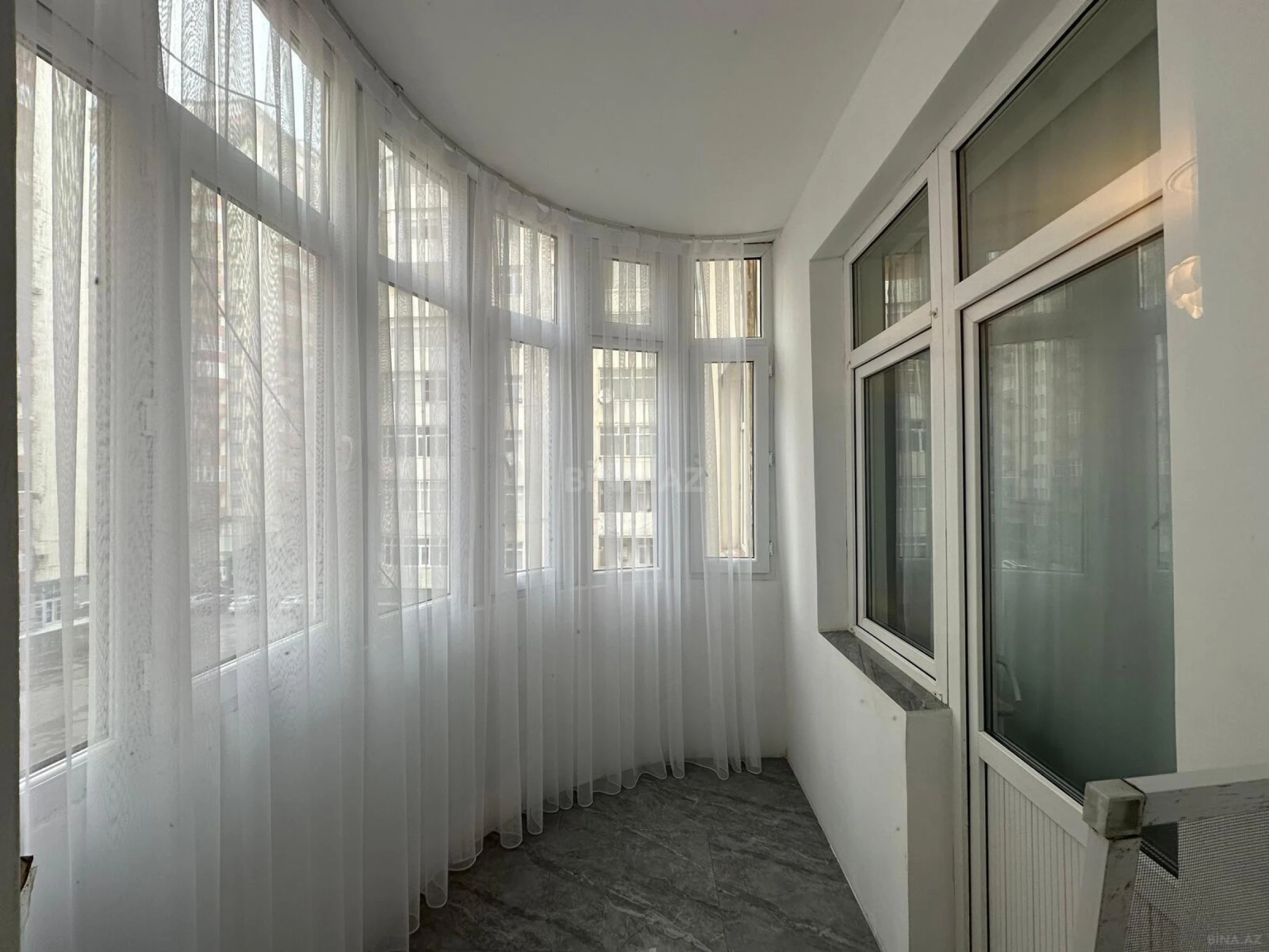 Satılır 3 otaqlı mənzil 110 m²