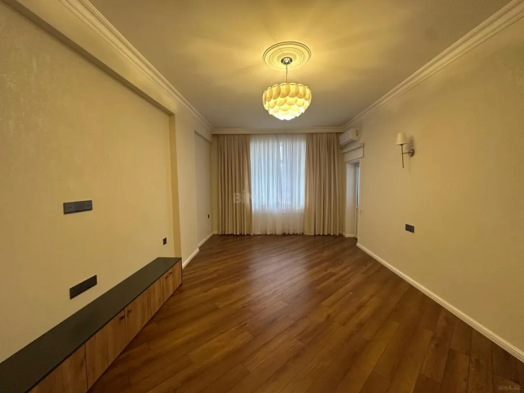 Satılır 3 otaqlı mənzil 110 m²