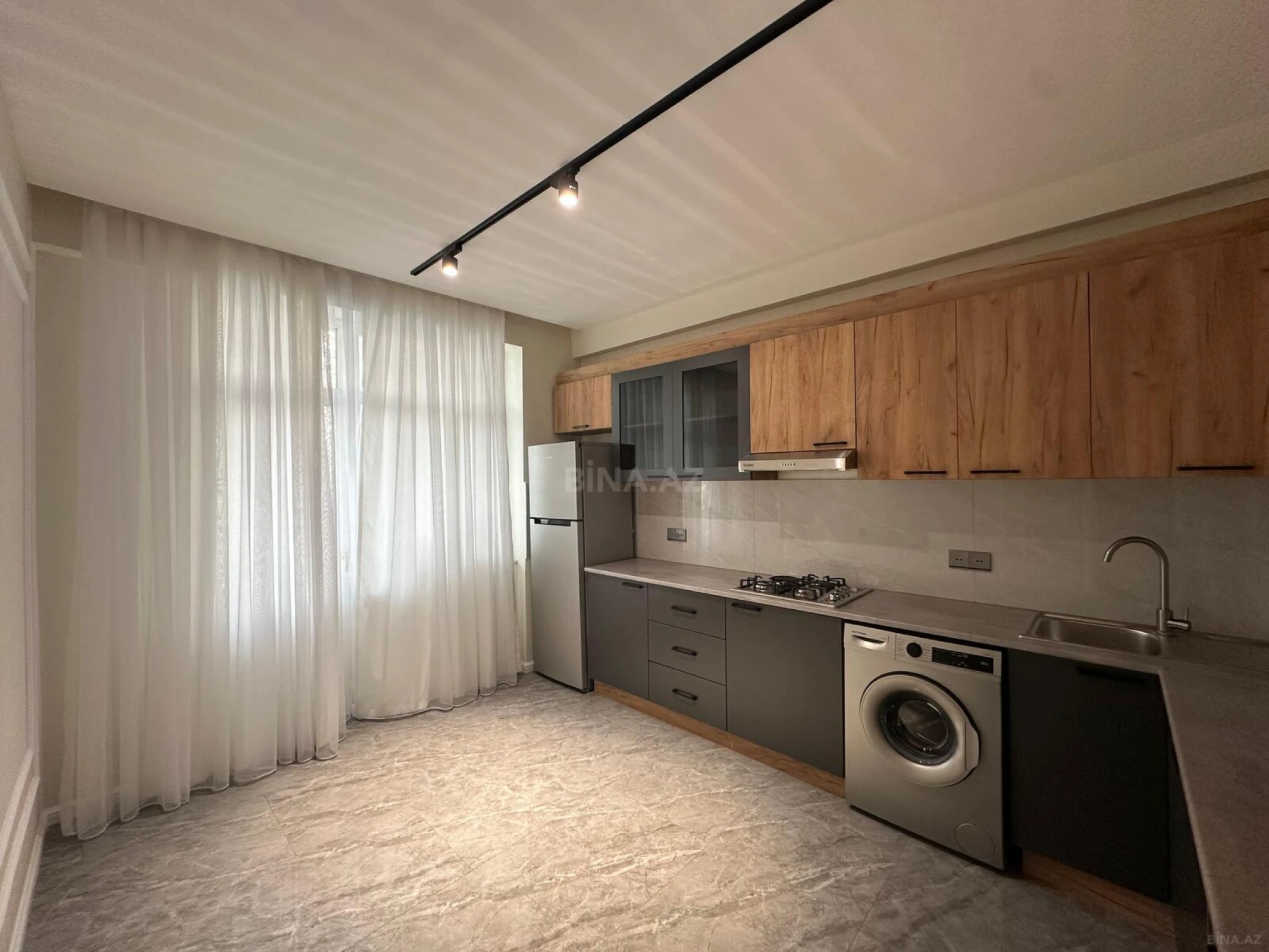 Satılır 3 otaqlı mənzil 110 m²