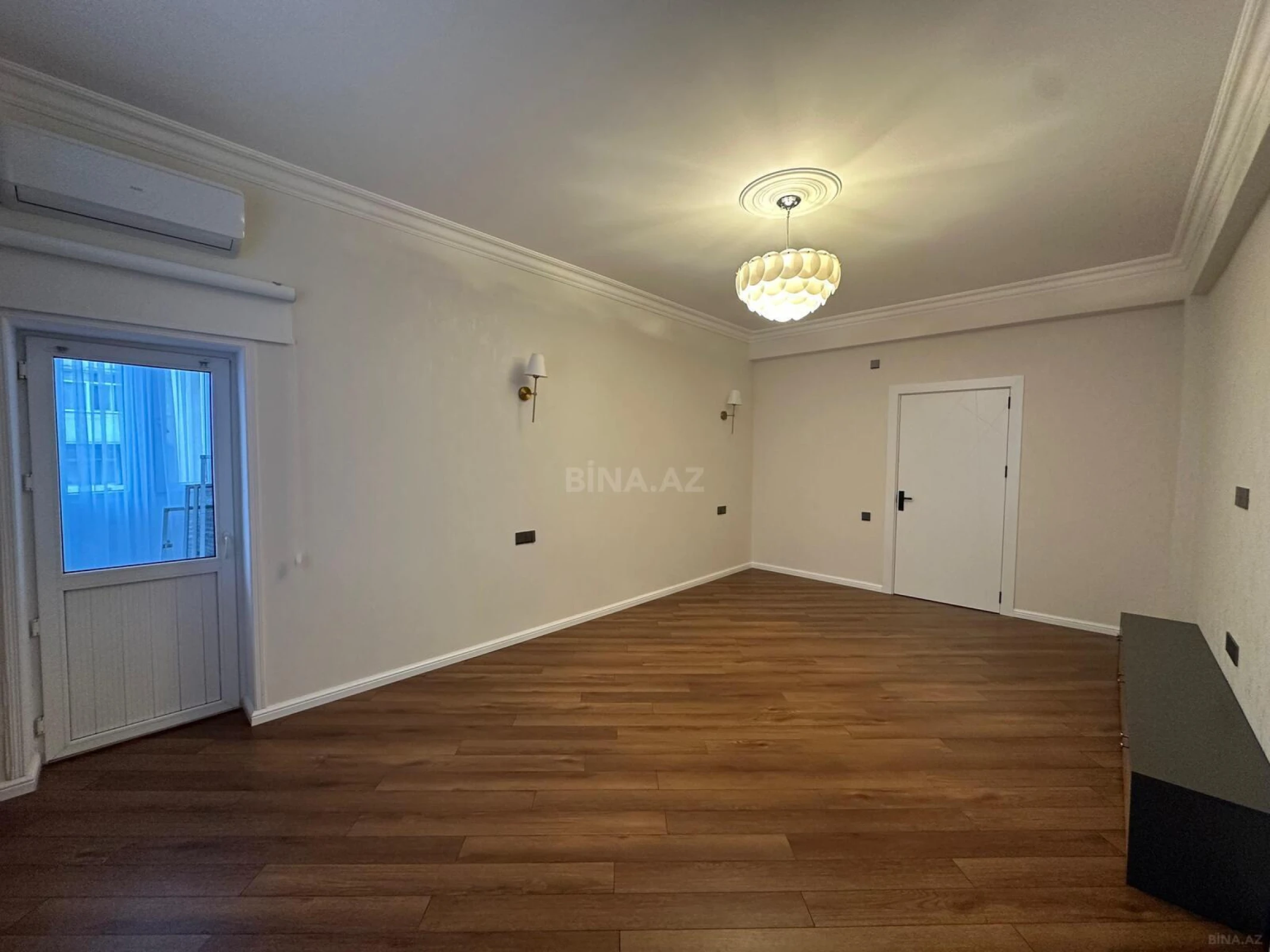 Satılır 3 otaqlı mənzil 110 m²