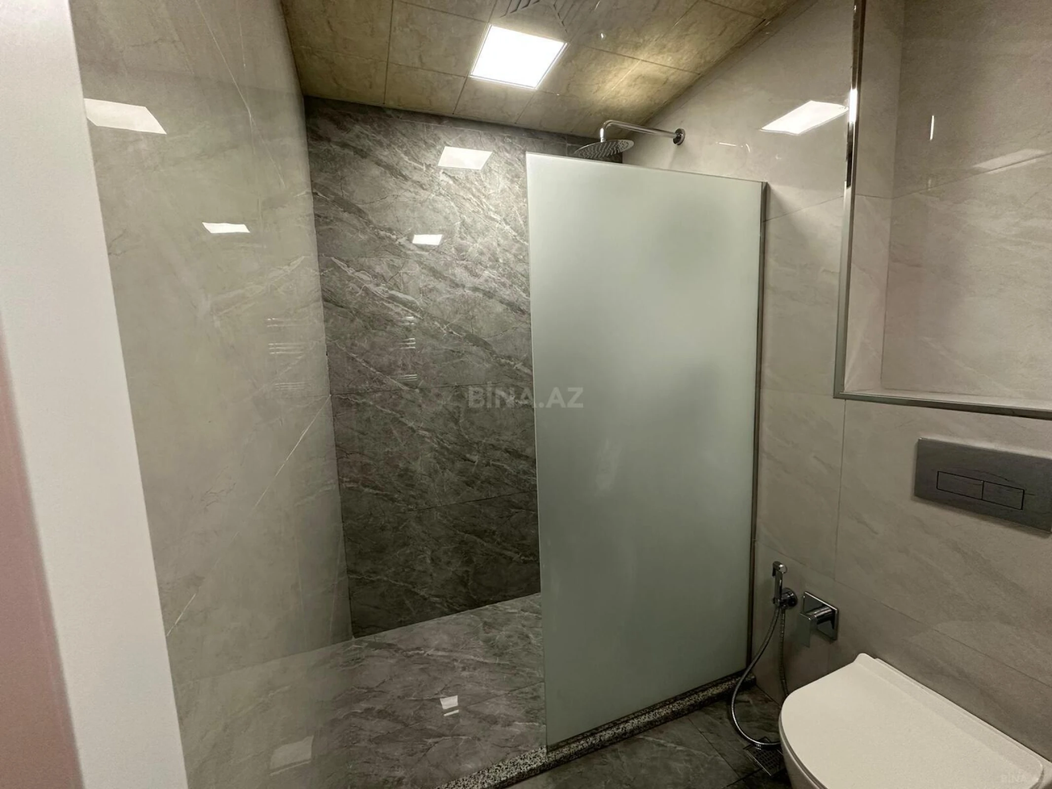 Satılır 3 otaqlı mənzil 110 m²