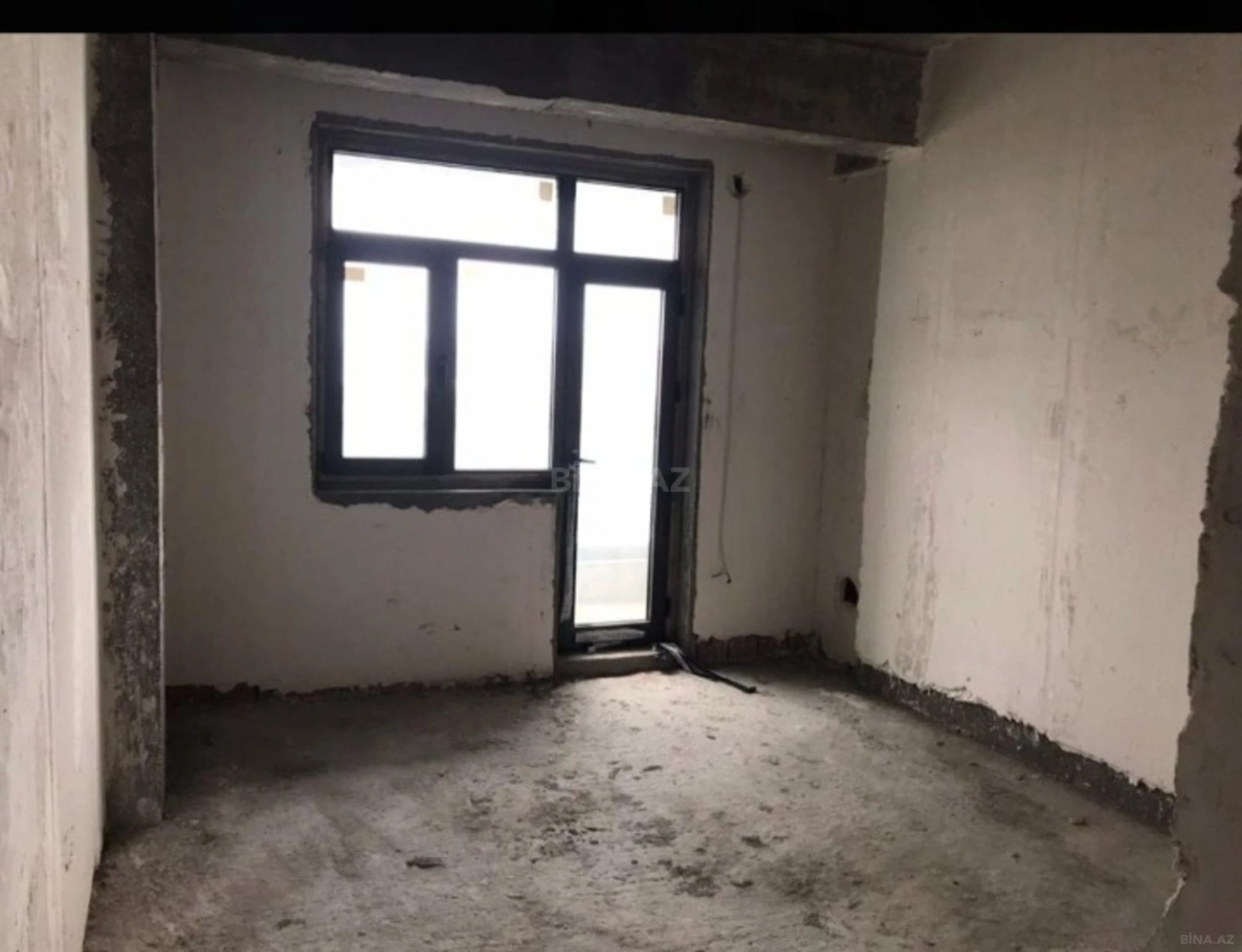 Satılır 4 otaqlı mənzil 170 m²