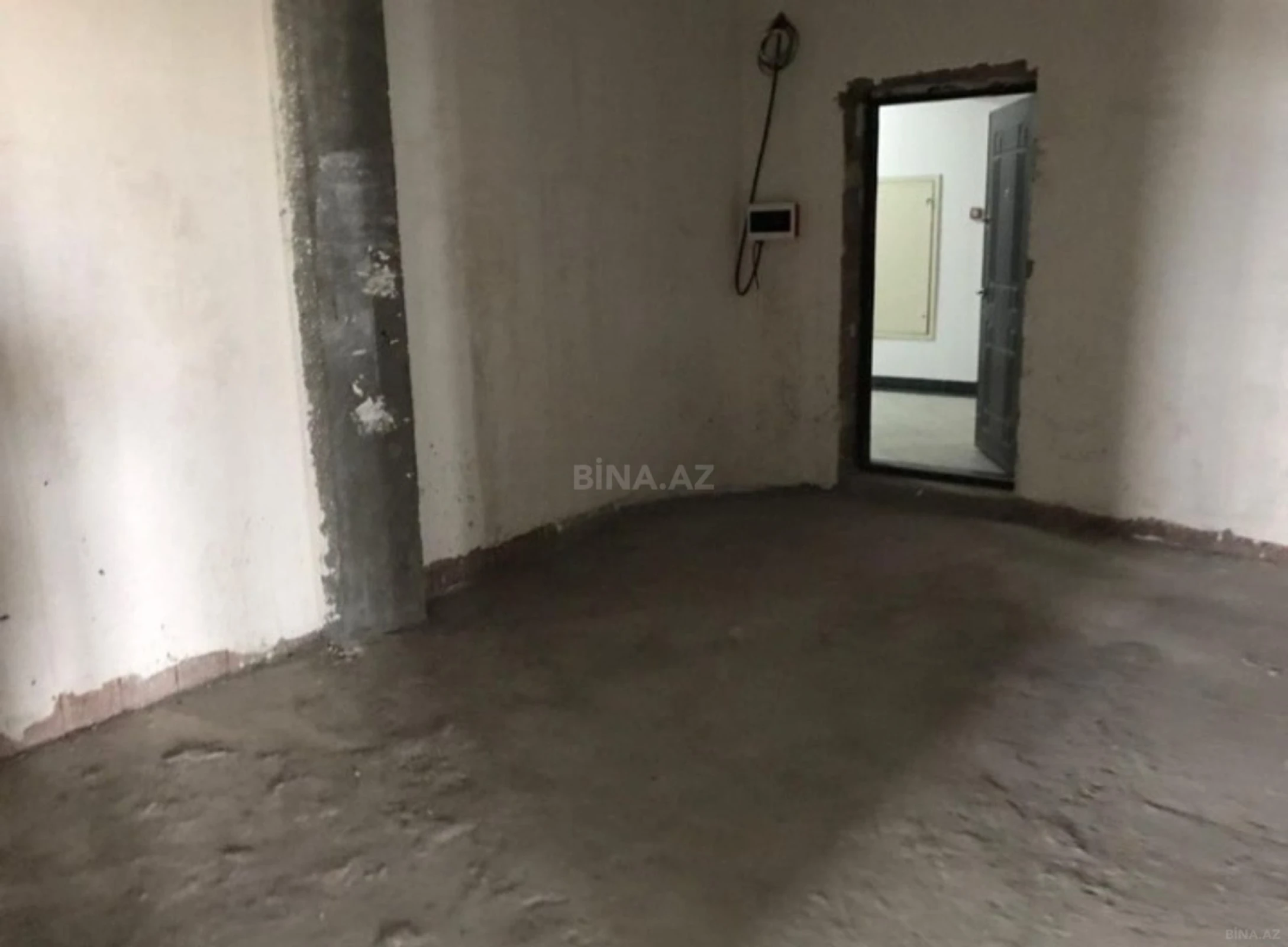 Satılır 4 otaqlı mənzil 170 m²