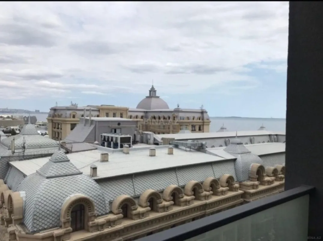 Satılır 4 otaqlı mənzil 170 m²