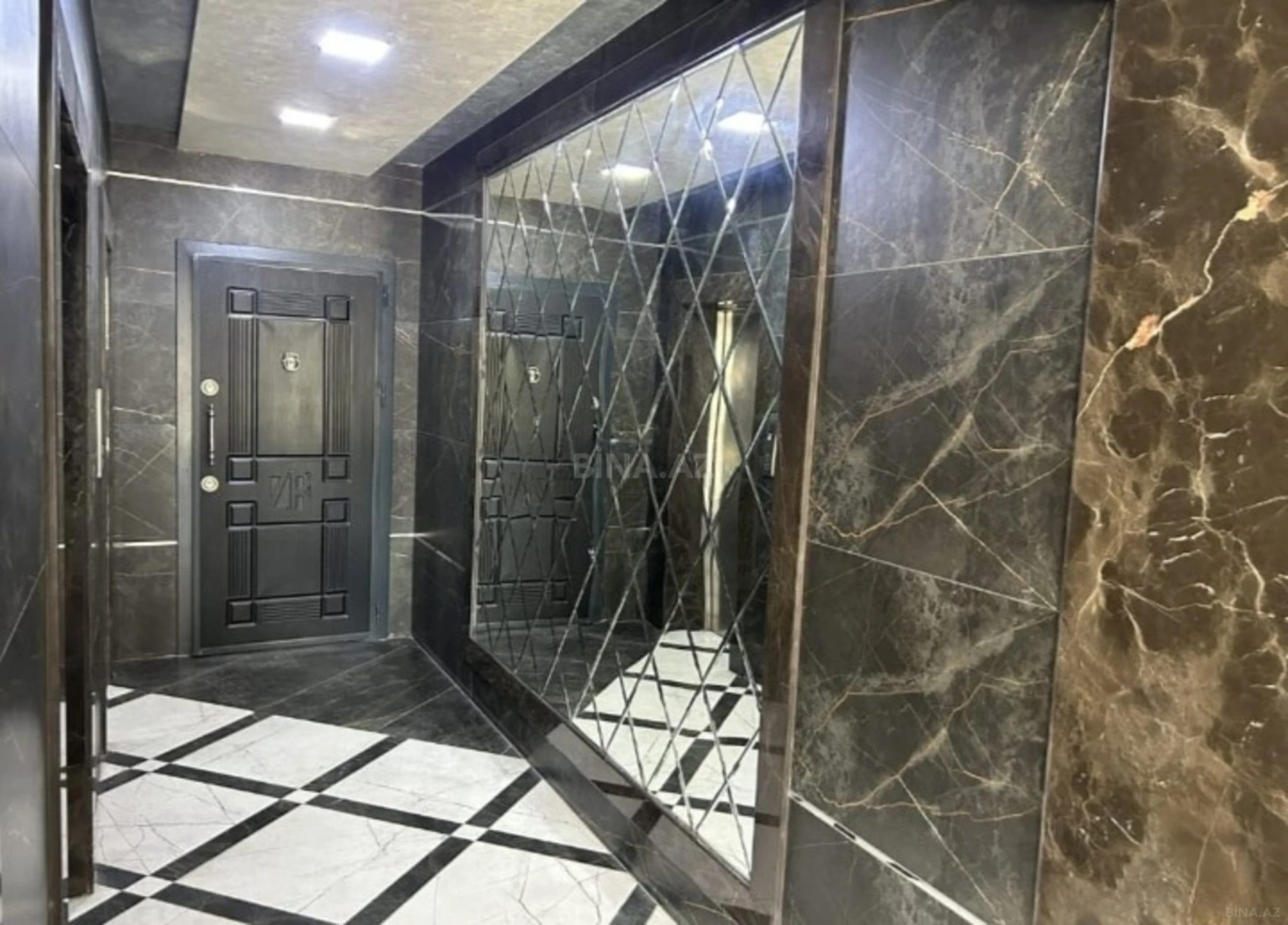 Satılır 4 otaqlı mənzil 170 m²