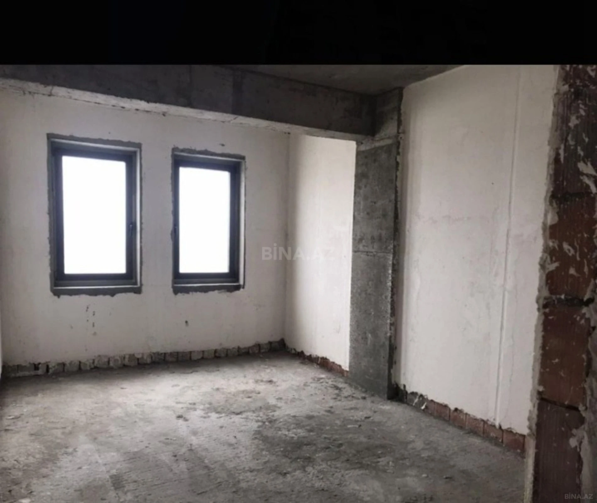 Satılır 4 otaqlı mənzil 170 m²