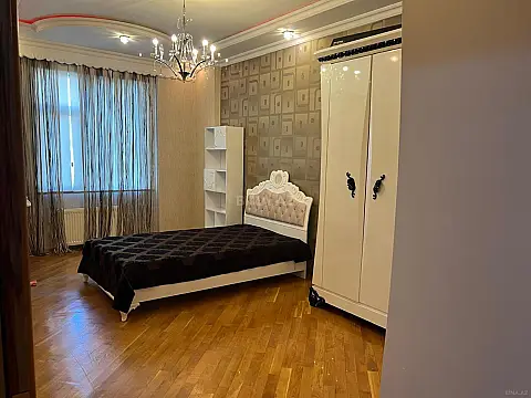 Kirayə verilir 4 otaqlı mənzil 161 m²