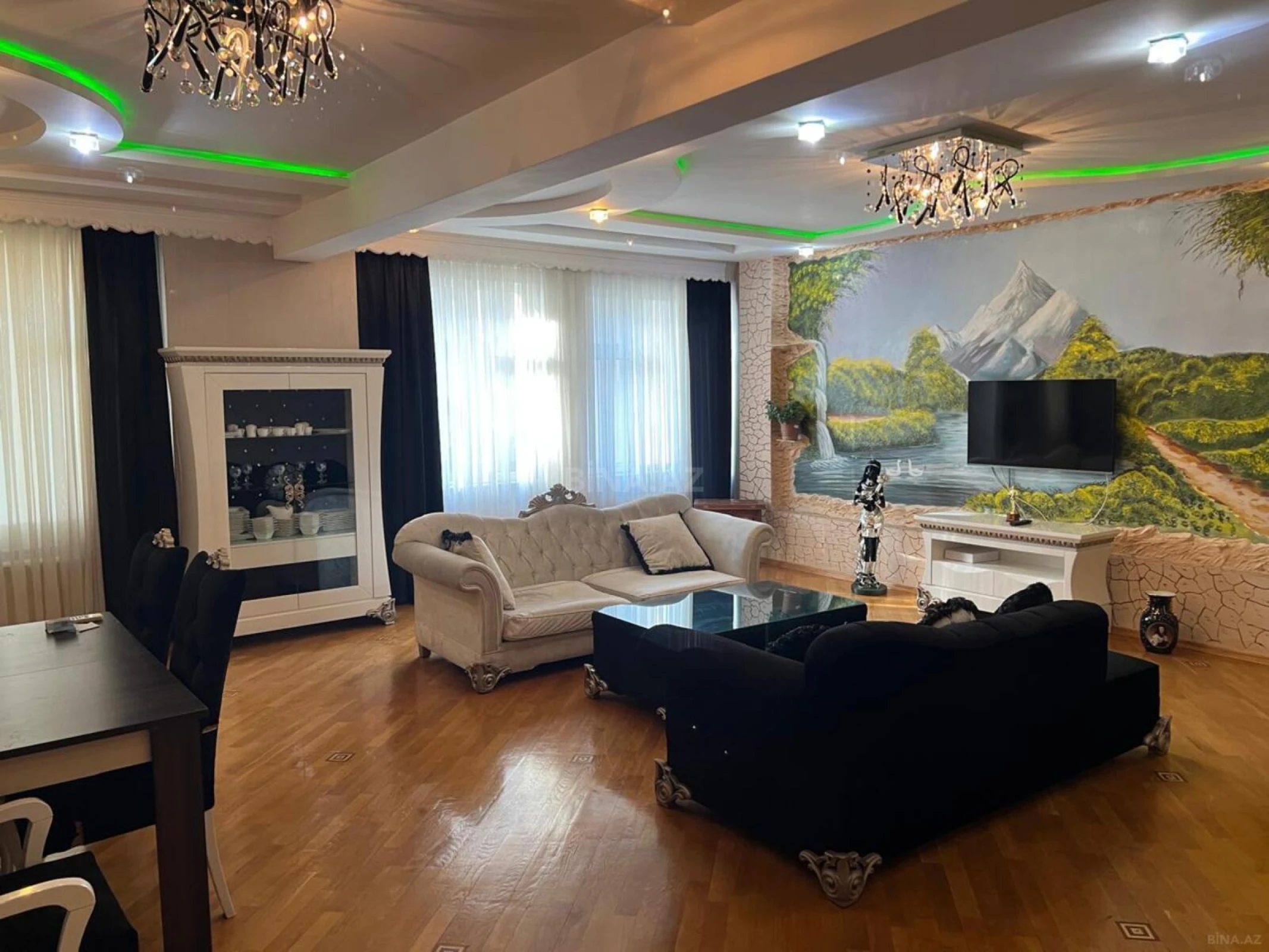 Kirayə verilir 4 otaqlı mənzil 161 m²