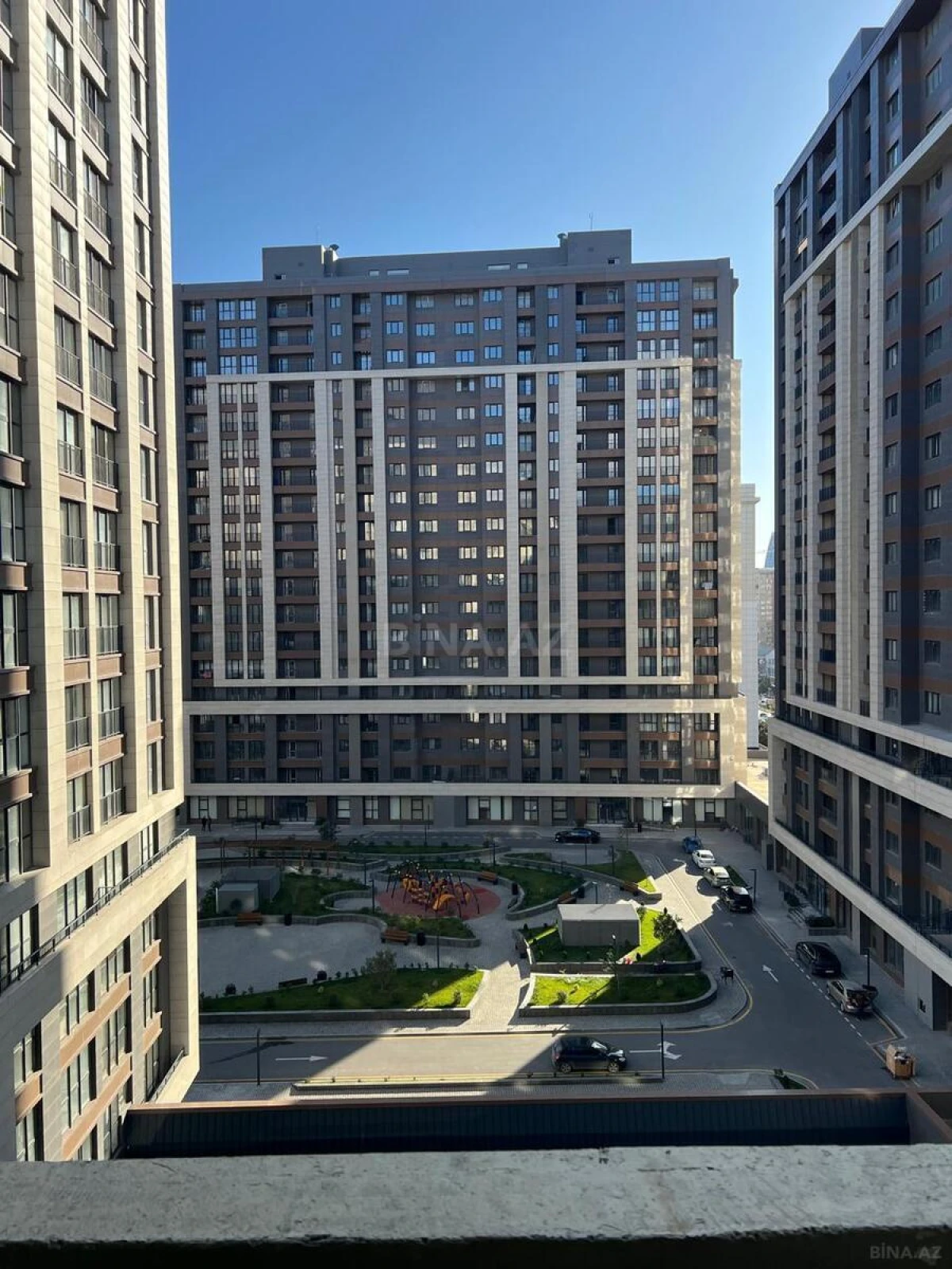 Kirayə verilir 4 otaqlı mənzil 161 m²