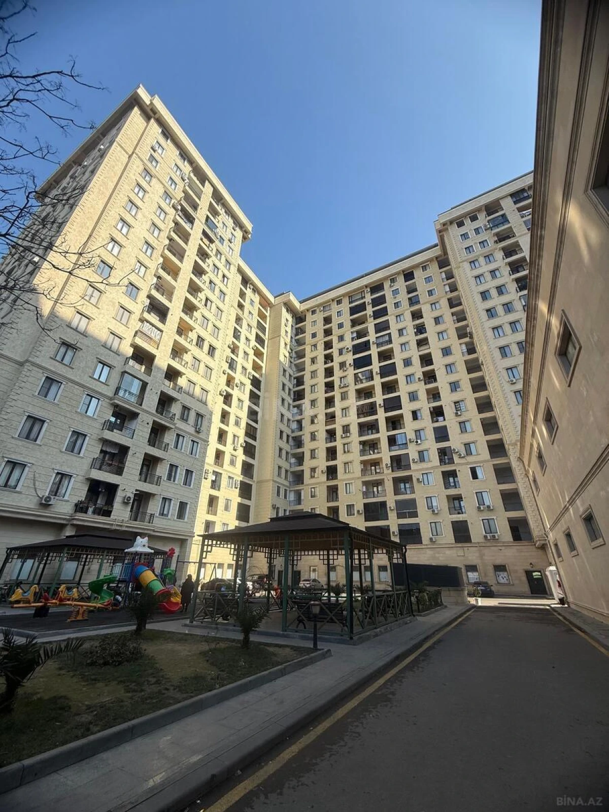 Satılır 2 otaqlı mənzil 78 m²