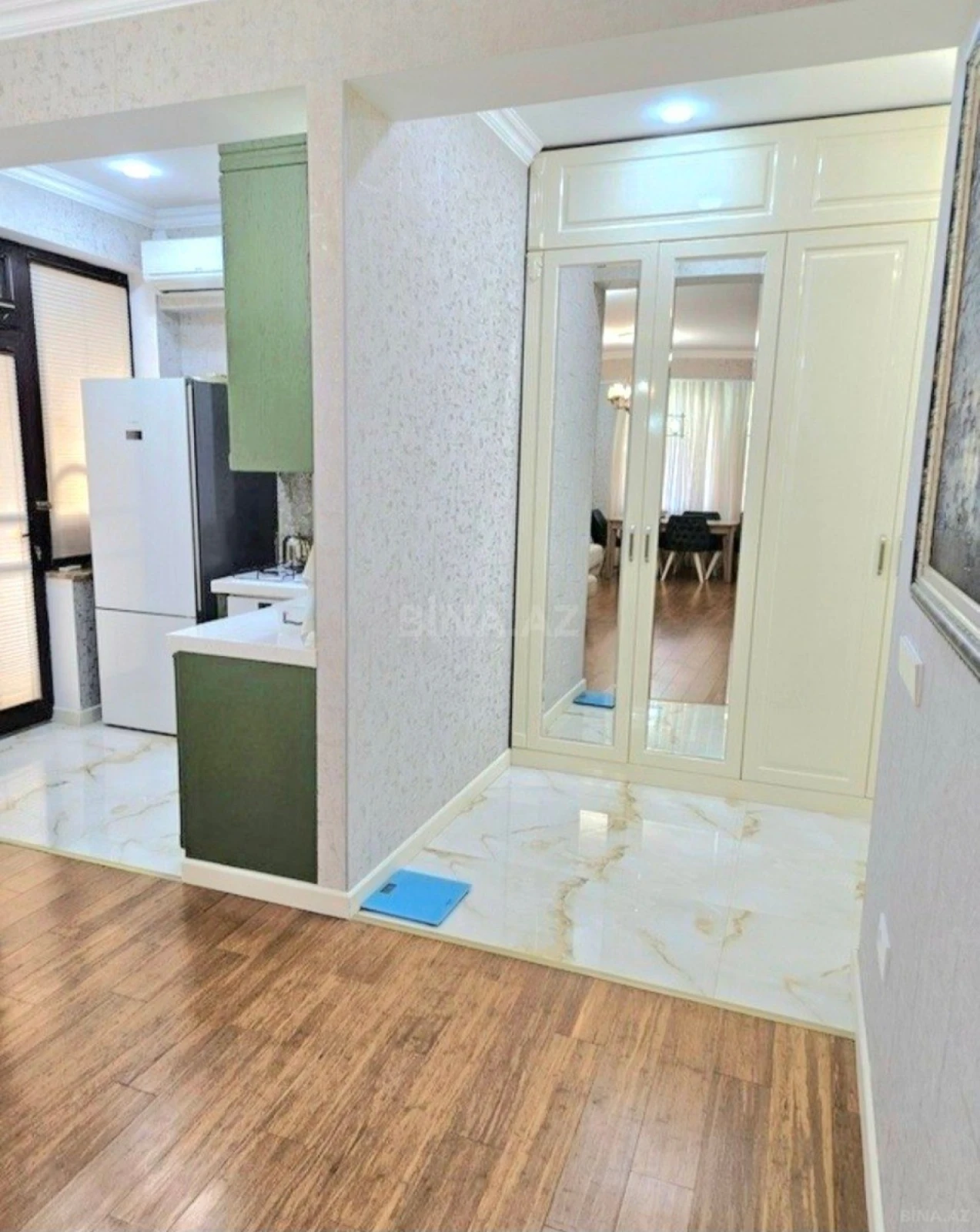 Satılır 2 otaqlı mənzil 78 m²