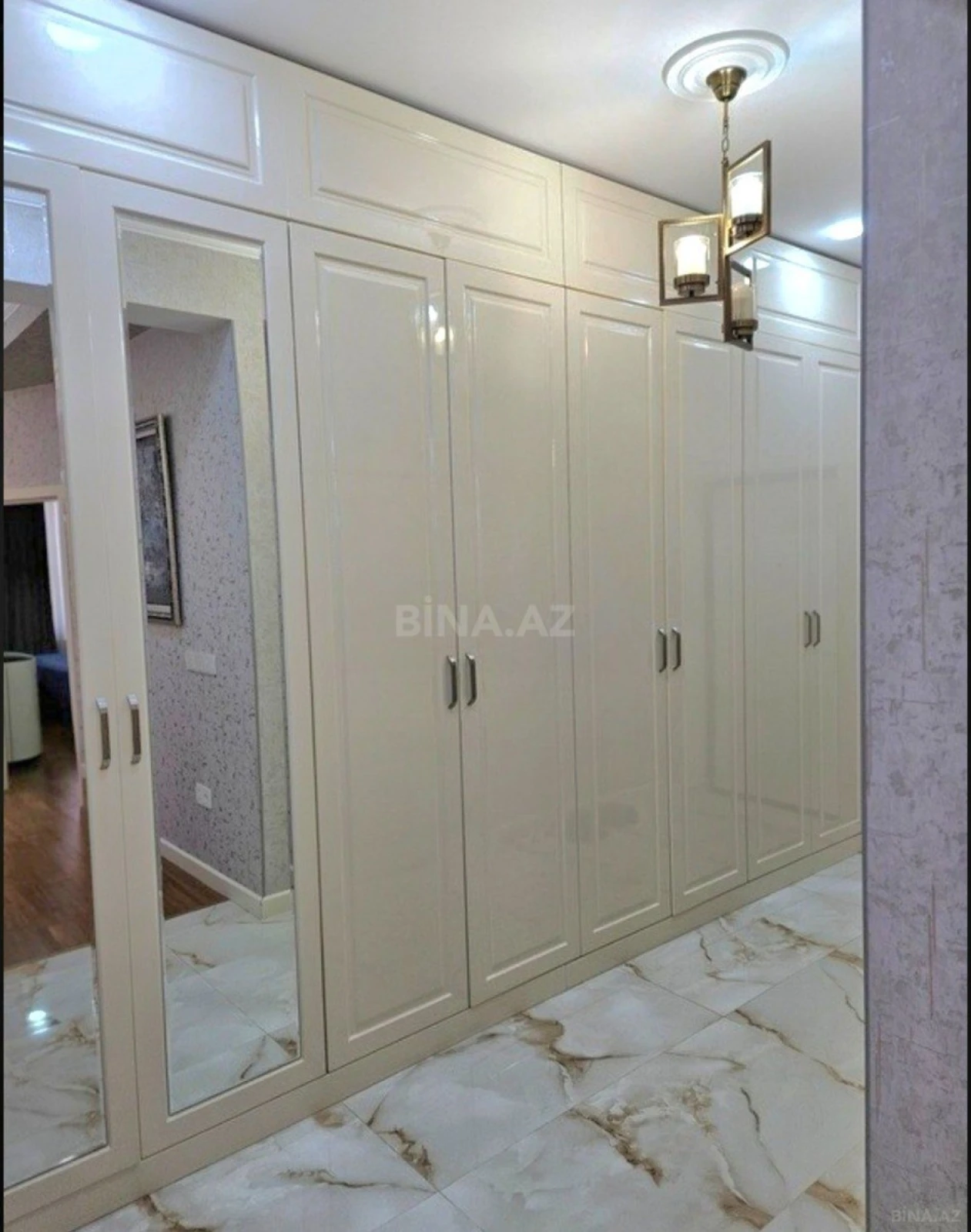 Satılır 2 otaqlı mənzil 78 m²