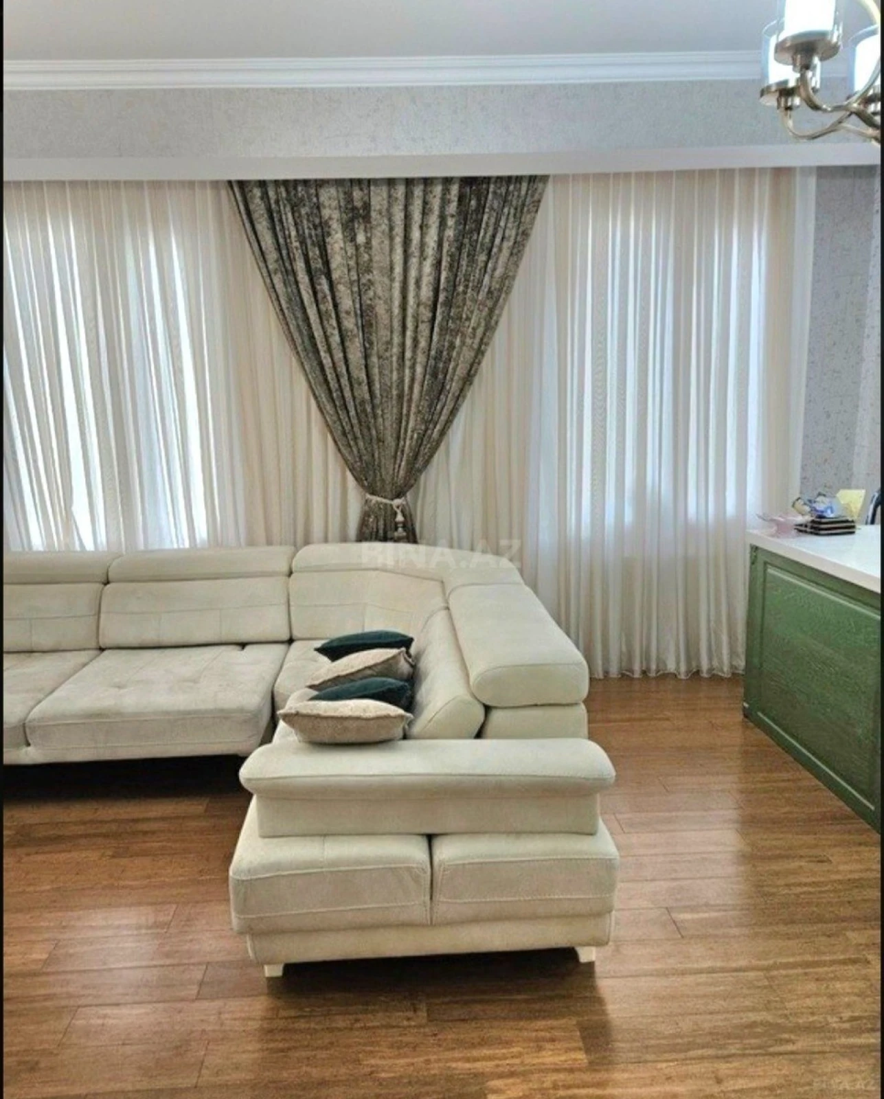 Satılır 2 otaqlı mənzil 78 m²