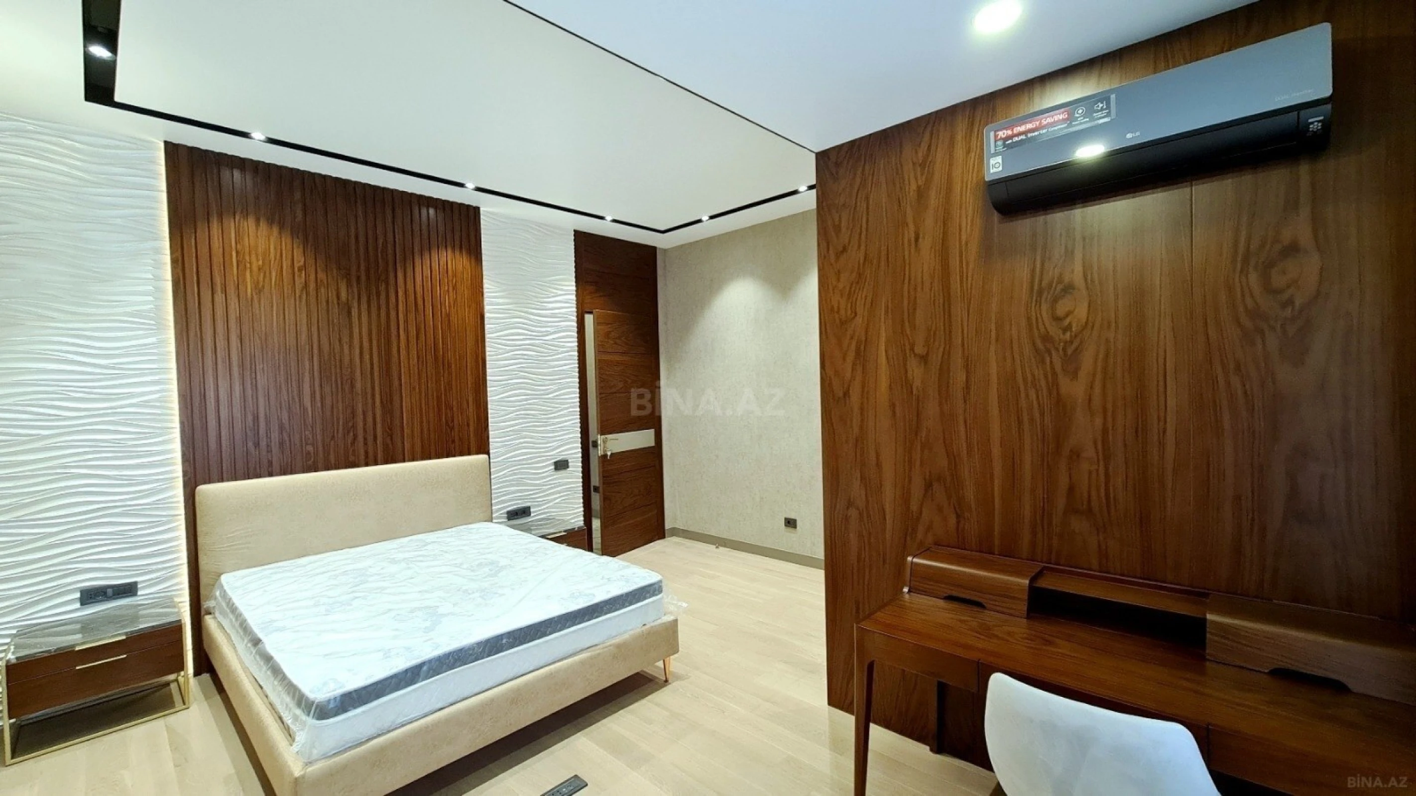 Kirayə verilir 4 otaqlı mənzil 207 m²